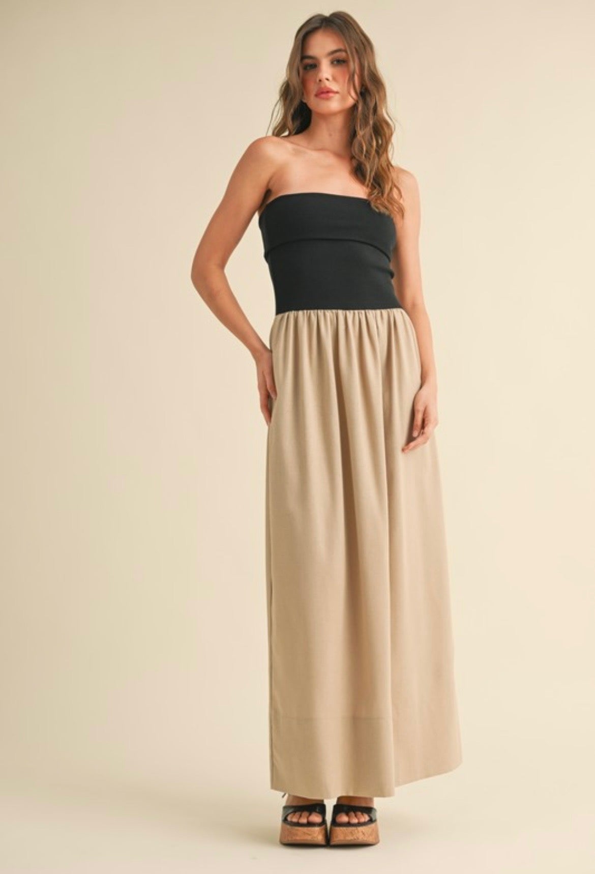 The Coastal Ribbed Linen Dress
