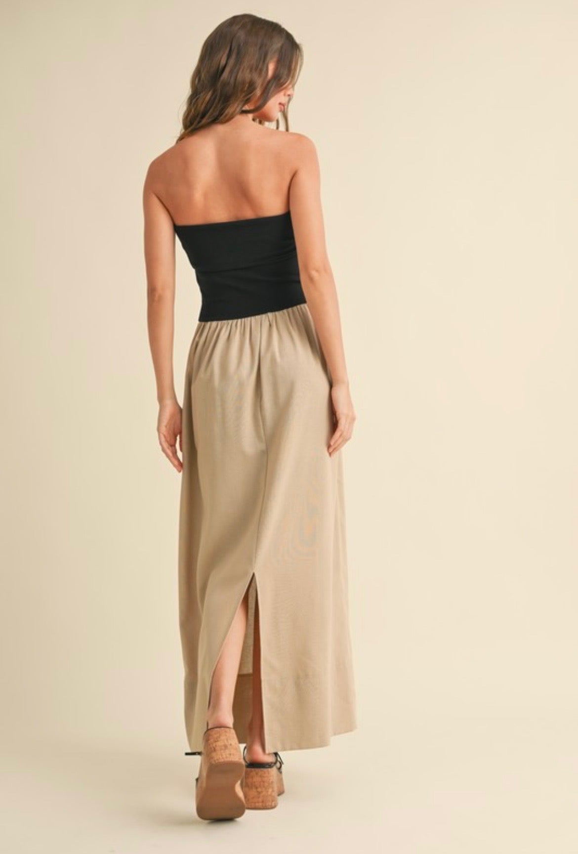 The Coastal Ribbed Linen Dress