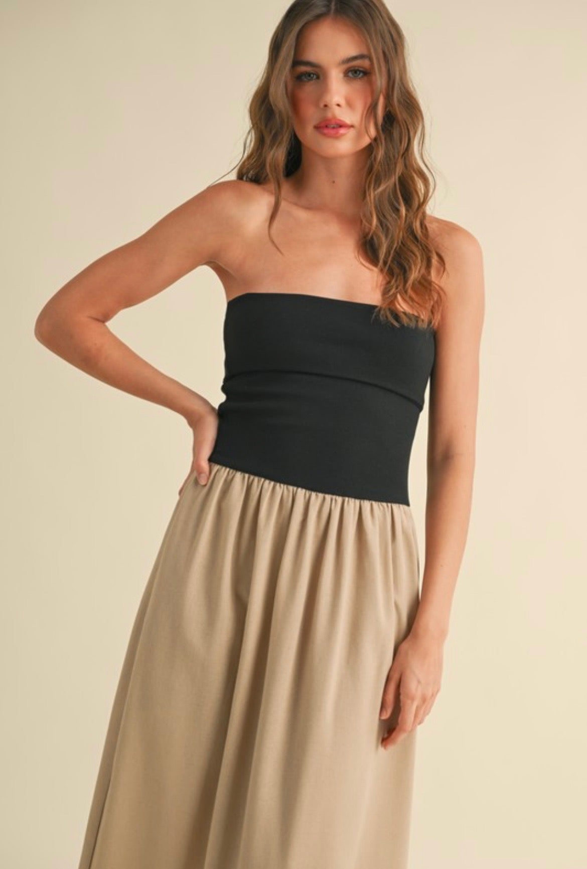 The Coastal Ribbed Linen Dress