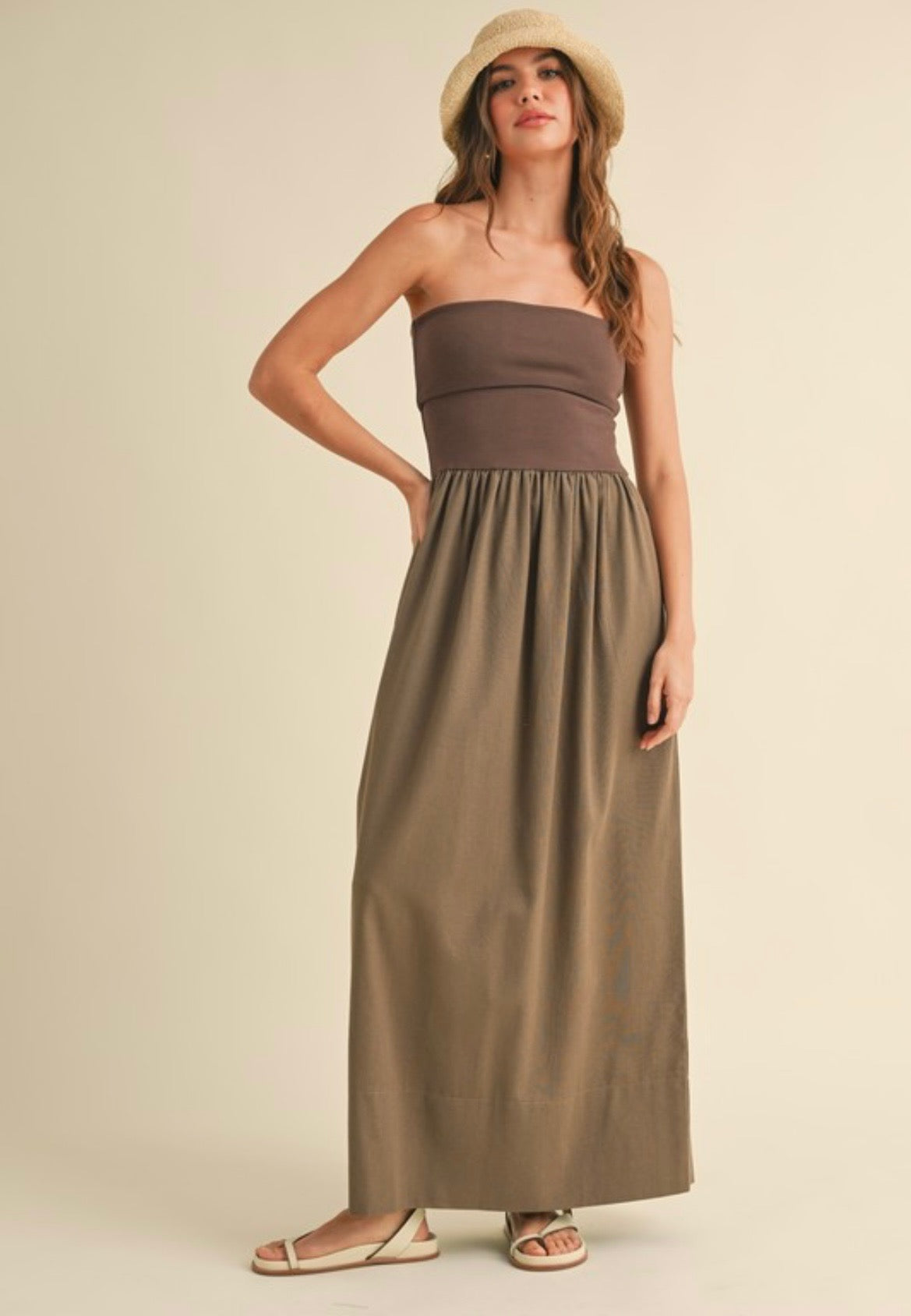 The Coastal Ribbed Linen Dress