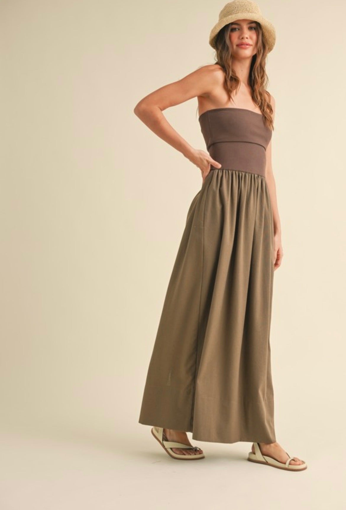 The Coastal Ribbed Linen Dress