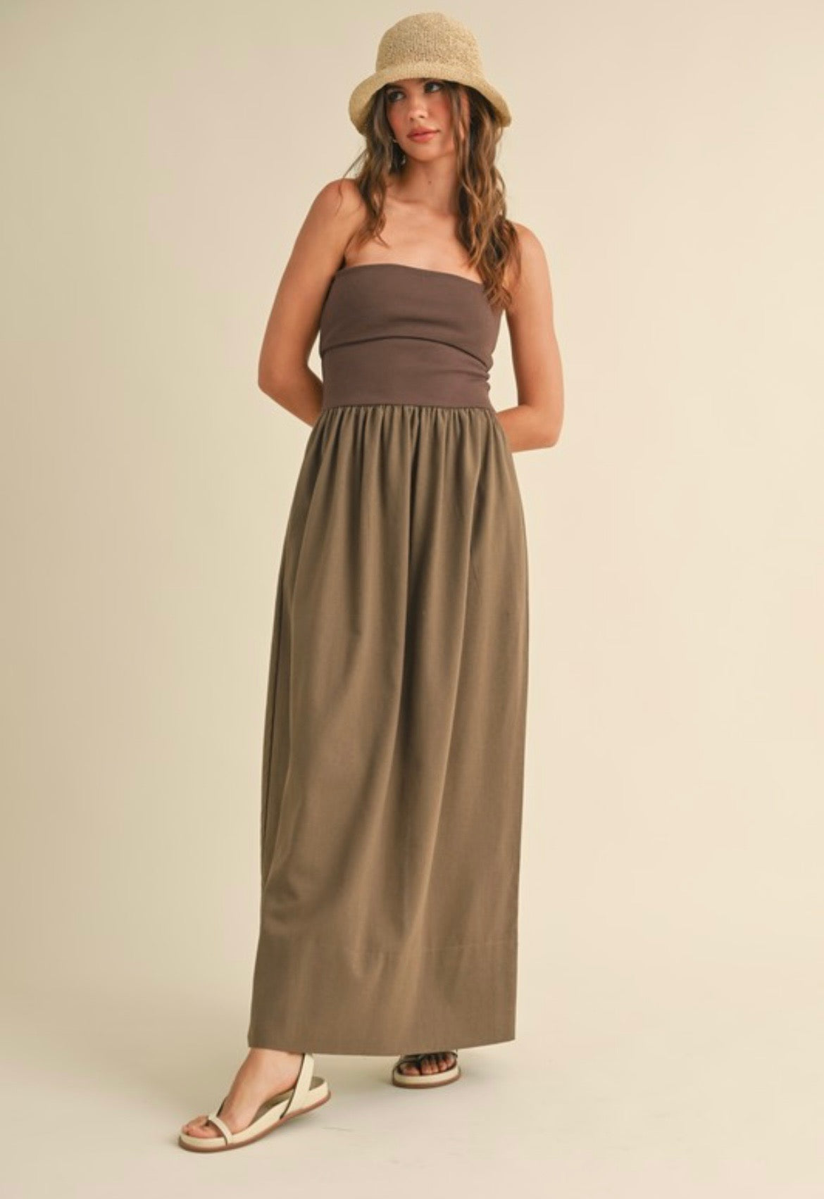 The Coastal Ribbed Linen Dress