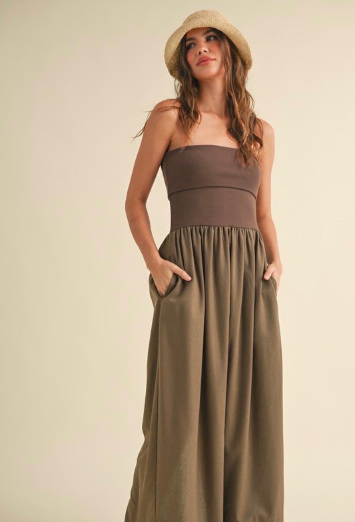The Coastal Ribbed Linen Dress